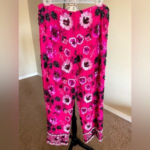 Beautiful Flower sequined Capris